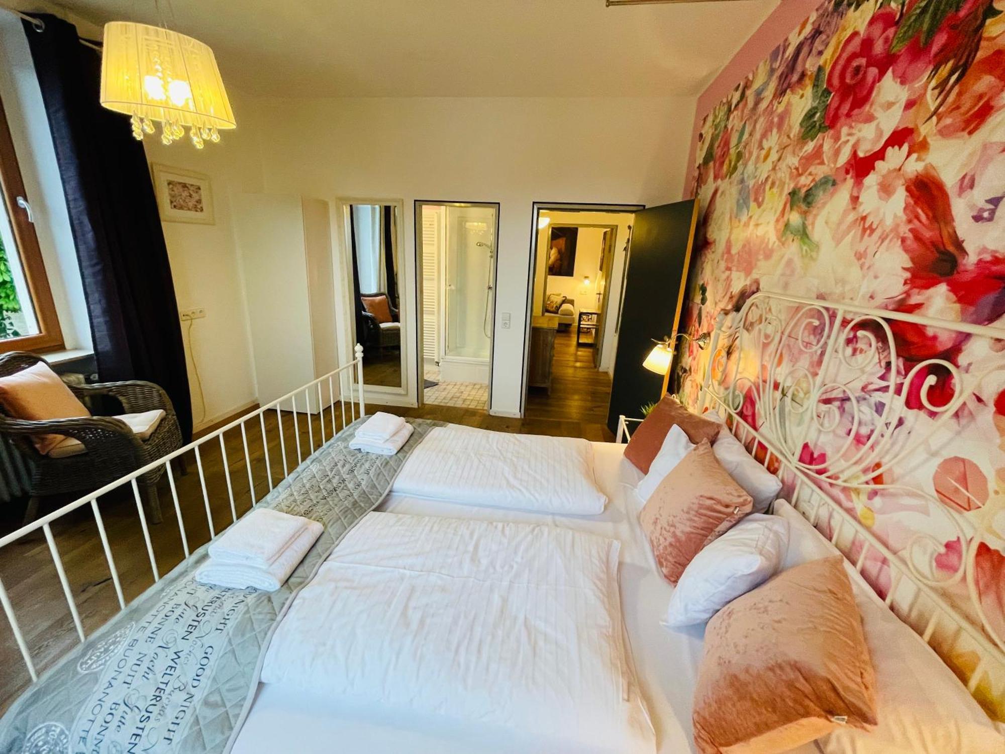 Zum Rayers Cafe-Restaurant & Boutique-Hotel Niederrotweil Room photo