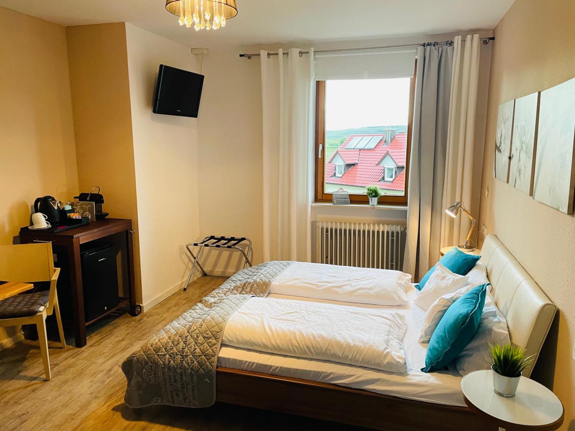 Zum Rayers Cafe-Restaurant & Boutique-Hotel Niederrotweil Room photo