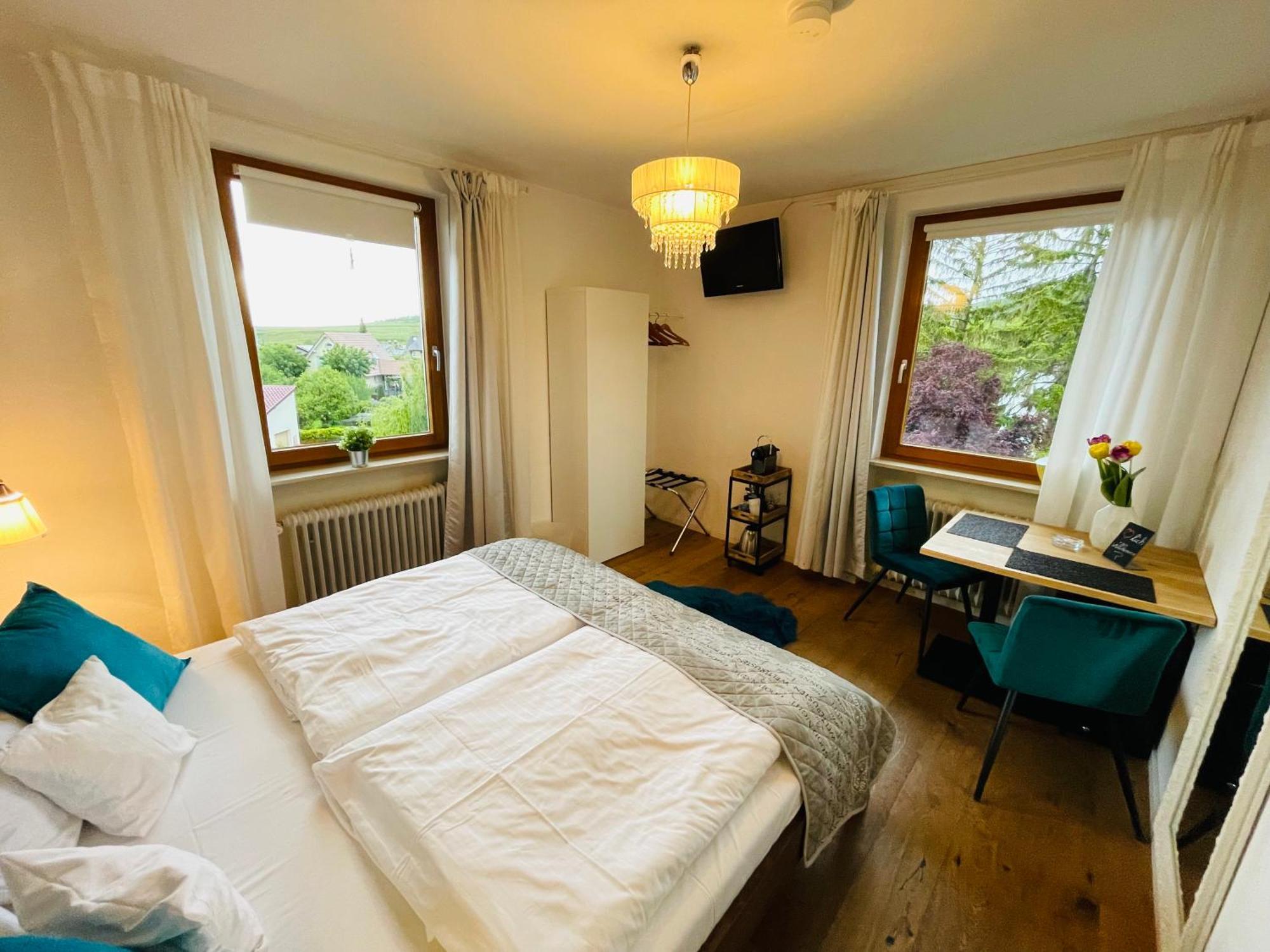 Zum Rayers Cafe-Restaurant & Boutique-Hotel Niederrotweil Room photo